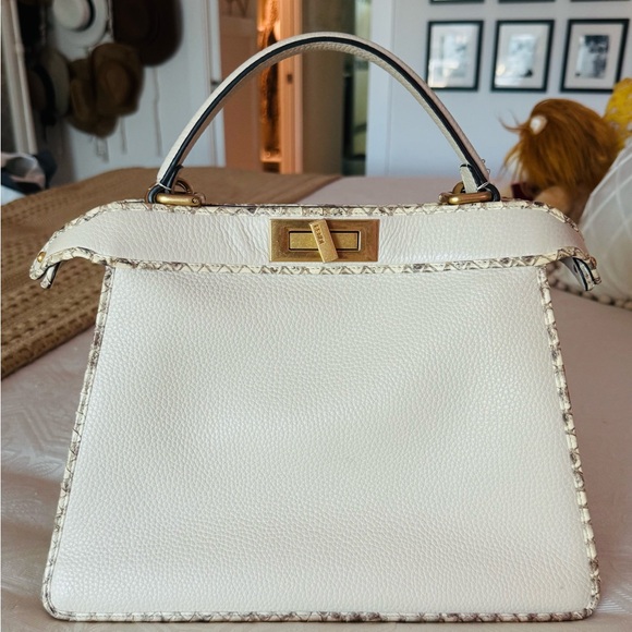Leather Purse – Handheld or Crossbody, Trendy & Chic - Picture 1 of 4